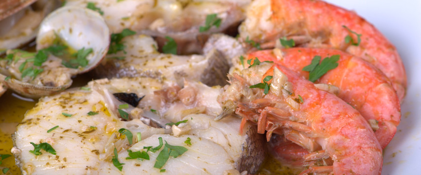 Receta de Merluza marinera, emplatado final