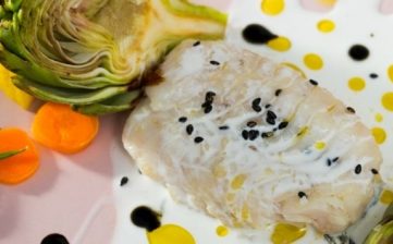 Merluza a baja temperatura con ajo negro