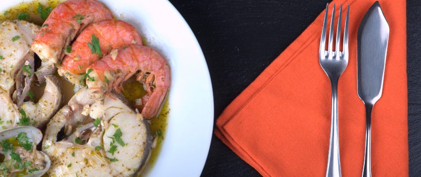 Merluza en salsa marinera tradicional